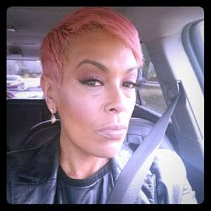 Meet your Posher, Caroline